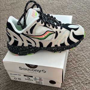 Saucony GRID AZURA 2000 size 5 Men’s/6.5 Women’s